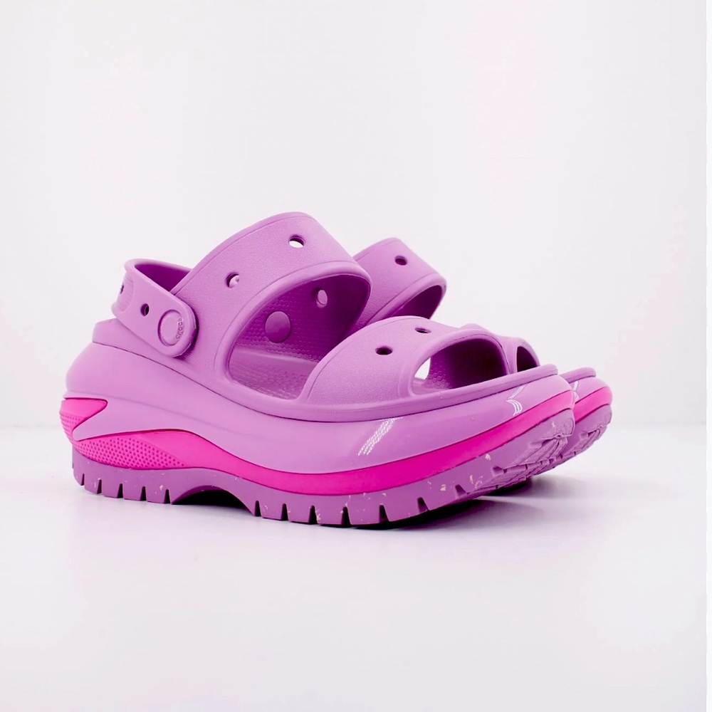 🩷💗NWT Crocs Mega Crush Sandals💗🩷